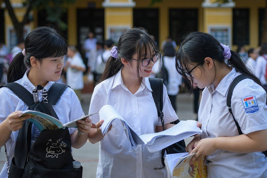 Trường chuyên đầu tiên ở Hà Nội công bố cấu trúc đề thi vào lớp 10 năm 2024