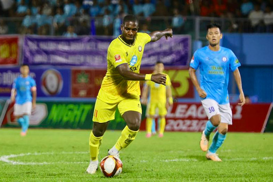 Câu lạc bộ Thanh Hóa tạm vươn lên vị trí nhì bảng sau trận thắng Khánh Hòa