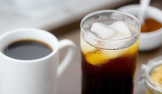 Cà phê nóng hay đá tốt hơn?