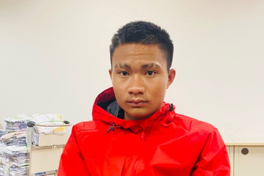 Kẻ trốn truy nã bị bắt khi chui vào nhà vệ sinh sân bay Nội Bài