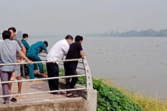 Tập luyện đua thuyền, nam thanh niên mất tích trên sông Đồng Nai