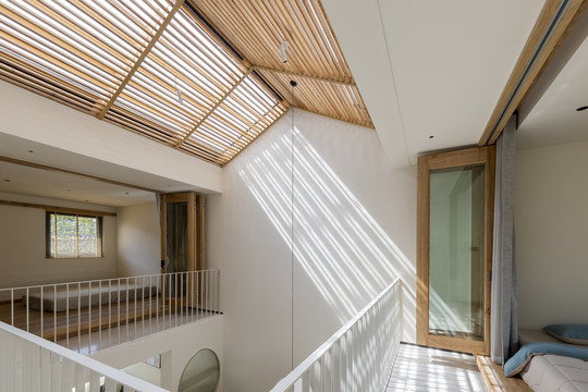 Nhà 2 tầng thiết kế đơn giản, đầy ắp ánh sáng tự nhiên