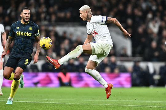 Heung-min Son vs Richarlison tỏa sáng, Tottenham thắng Newcastle 4-1 