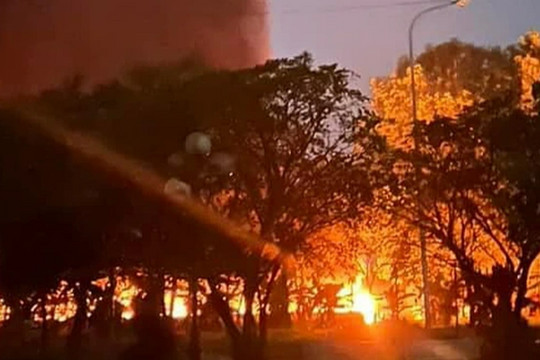 Cháy ngùn ngụt tại trường đại học lớn nhất Thanh Hóa