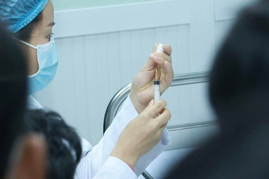Bộ Y tế gia hạn, cấp mới hơn 16.300 thuốc, sắp hết cảnh thiếu vaccine