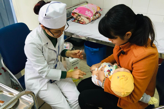 Dự kiến quý 2.2024 tiêm vaccine rotavirus cho trẻ