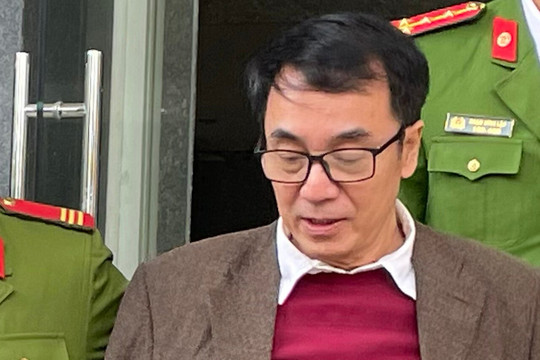 Hoãn phiên phúc thẩm xử cựu Cục phó quản lý thị trường Trần Hùng nhận hối lộ