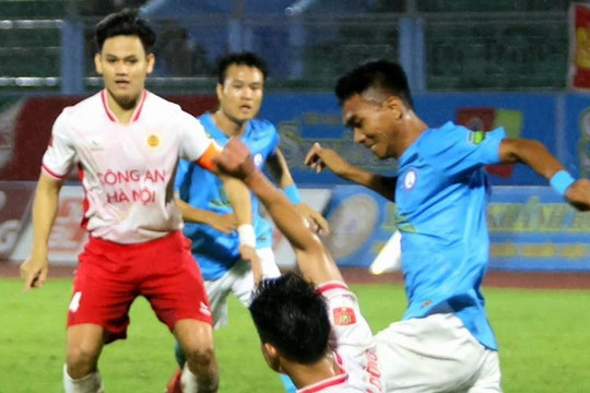 CLB Công an Hà Nội thua Khánh Hòa, vị trí của HLV Gong Oh Kyun lung lay