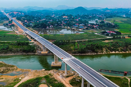 Cao tốc Tuyên Quang - Phú Thọ hơn 3.700 tỷ đồng trước ngày thông xe