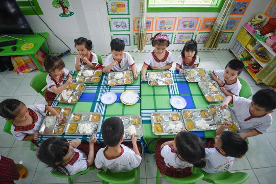 Chương trình Vì tầm vóc Việt: Mong sớm ban hành Luật Dinh dưỡng học đường