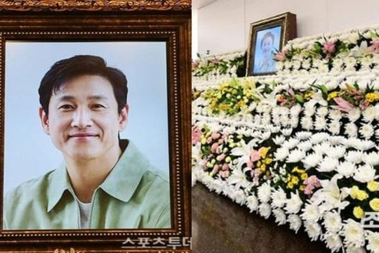 Nghệ sĩ Hàn đau buồn, khóc nức nở trong lễ tang Lee Sun Kyun