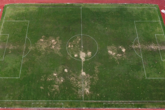 Cận cảnh sân vận động ở Nha Trang 'dính' ồn ào xịt sơn lên sân cỏ