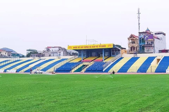 Mặt cỏ sân Thanh Hoá từ xuống cấp đến chất lượng hàng đầu V.League
