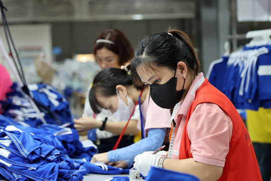 Việt Nam thuộc nhóm quốc gia có thời gian làm việc cao nhất thế giới