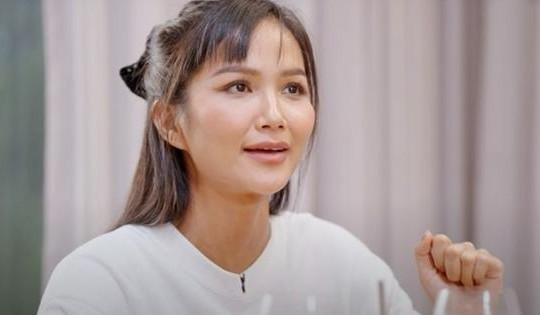 Hoa hậu H'Hen Niê: 'Yêu nhau 3 năm, không hiểu tại sao bạn trai chia tay'