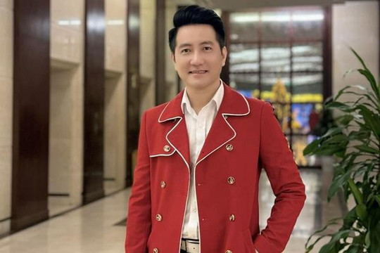 Nam ca sĩ Việt nổi tiếng: Tuổi 46 giàu có, đẹp trai, không vợ con dù đi đâu cũng có người tỏ tình