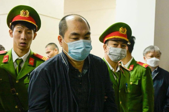 Nhận 27 tỷ từ Việt Á, cựu Giám đốc CDC Hải Dương khai bị bắt mới biết là sai