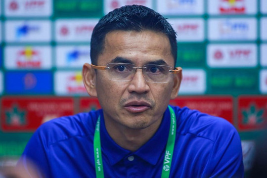 Huấn luyện viên Kiatisak chuẩn bị ra mắt câu lạc bộ Công an Hà Nội