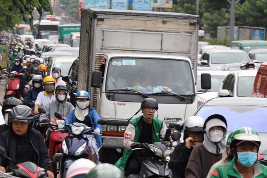 TP.HCM đề xuất cấm xe tải chạy ở cửa ngõ sân bay Tân Sơn Nhất theo giờ