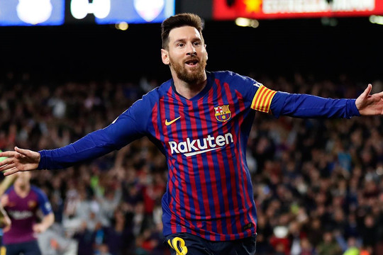 CĐV hô vang tên Messi trên sân nhà CLB mà Ronaldo thi đấu