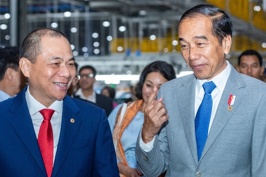 Tổng thống Indonesia thăm nhà máy sản xuất xe điện ở Hải Phòng