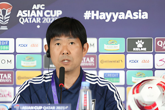 HLV Nhật Bản tuyên bố thắng tuyển Việt Nam, vô địch Asian Cup