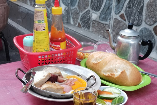 Bánh mì Sài Gòn, miền ký ức về lòng hiếu khách và sẻ chia