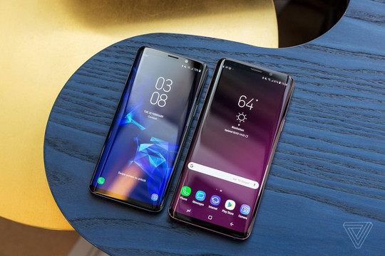Galaxy S24 kết thúc 'triều đại' màn hình cong của Samsung?