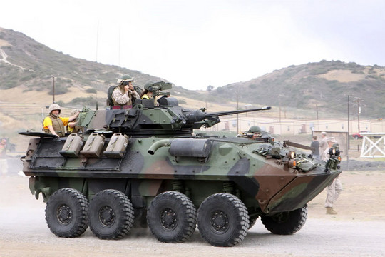 LAV-25A2- xe bọc thép duy nhất trong quân đội Mỹ có thể được thả từ máy bay