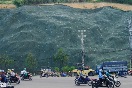 Thông xe toàn bộ cửa ngõ Quy Nhơn sau 2 năm rào chắn khắc phục sạt lở núi