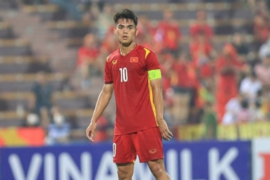 Khuất Văn Khang bị cấm thi đấu trận gặp Indonesia tại vòng loại World Cup