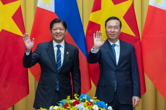 Việt Nam bắn 21 phát đại bác chào đón Tổng thống Philippines
