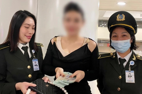 Nữ hành khách quên túi Channel chứa 52 triệu đồng tại Nội Bài