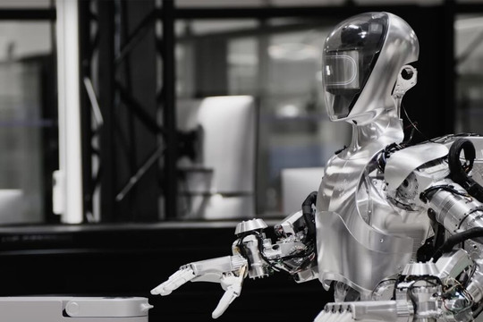 Microsoft và OpenAI tham vọng sản xuất robot thông minh hình người
