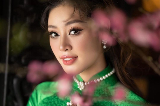 Hoa hậu Khánh Vân: khoe sắc vóc “vạn người mê” trong tà áo dài truyền thống
