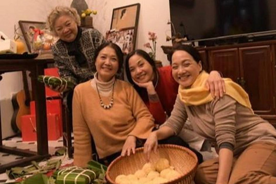 Nghệ sĩ Lê Mai kể chuyện rể Tây thích Tết, 10 năm ngồi 1 hàng trà đá quen