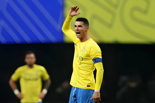 Tổng hợp tin bóng đá ngày 09/02/2024:Ronaldo đáp trả người hâm mộ bằng hành vi khiếm nhã
