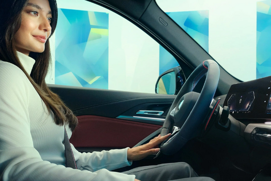 Xe BMW có thể tự động chuyển làn khi tài xế liếc gương