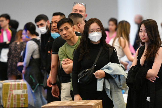 Kỷ lục về lượng khách qua sân bay Tân Sơn Nhất, nhiều chặng bay 'cháy vé'