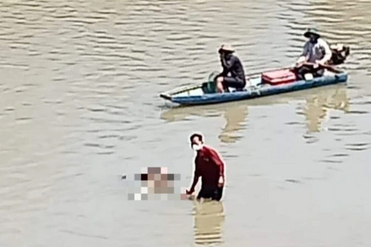 Tìm thân nhân của thi thể người đàn ông trôi trên sông Krông Ana