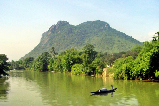 Cổ tự linh thiêng trên núi Thần Đinh