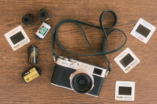 Ngày đầu ra mắt, máy ảnh Fujifilm bị 'thổi giá' lên gấp 3 lần