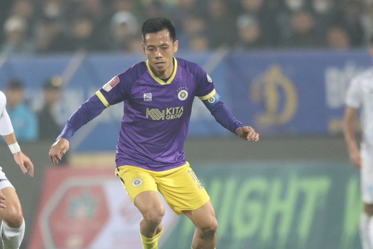 Tiền đạo Văn Quyết: Hà Nội FC mất tập trung sau bàn dẫn 2-1