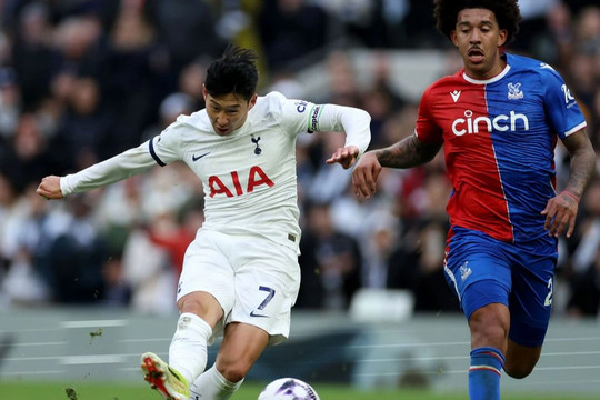 Aston Villa, Tottenham gia tăng áp lực cho Man Utd