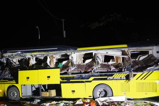 Tai nạn xe khách làm 5 người chết: Phó Thủ tướng chỉ đạo khẩn
