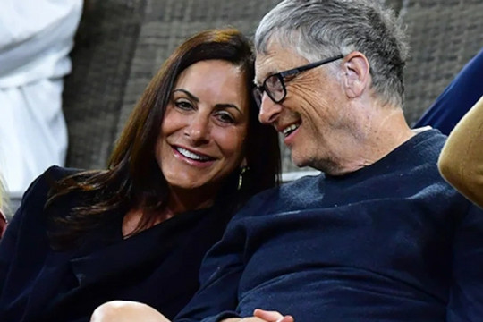 Chân dung bạn gái của Bill Gates, người cùng tỷ phú Mỹ tới Việt Nam du lịch