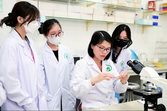 Từ nữ sinh đam mê Sinh học đến nhà khoa học xuất sắc của Việt Nam