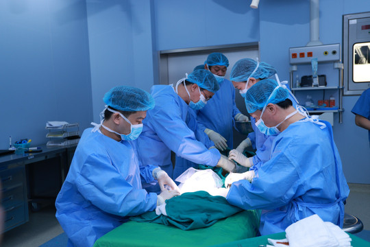 Bệnh nhân ghép tim trong cuộc đại phẫu chiều 30 Tết ra viện