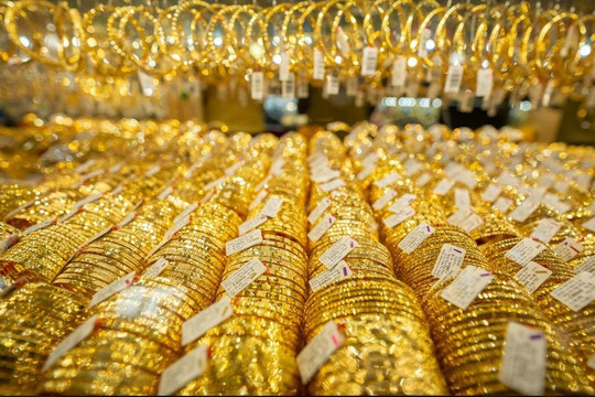Giá vàng hôm nay 13/3/2024 bất ngờ giảm sốc, vàng SJC rơi khỏi mốc 81 triệu đồng