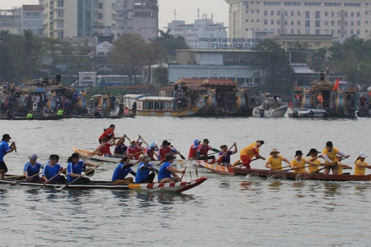 Sắp diễn ra giải đua ghe truyền thống trên dòng sông Hương